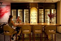 Riedel Wine Bar & Cellar — винный бар с характером 